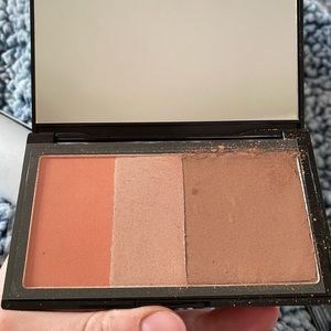 Beauty streak: Cheeky Gal